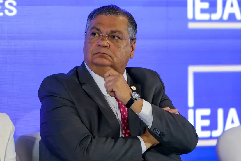 Foto Novo pede a Dino bloqueio de supostas emendas disfarçadas do Ministério da Saúde