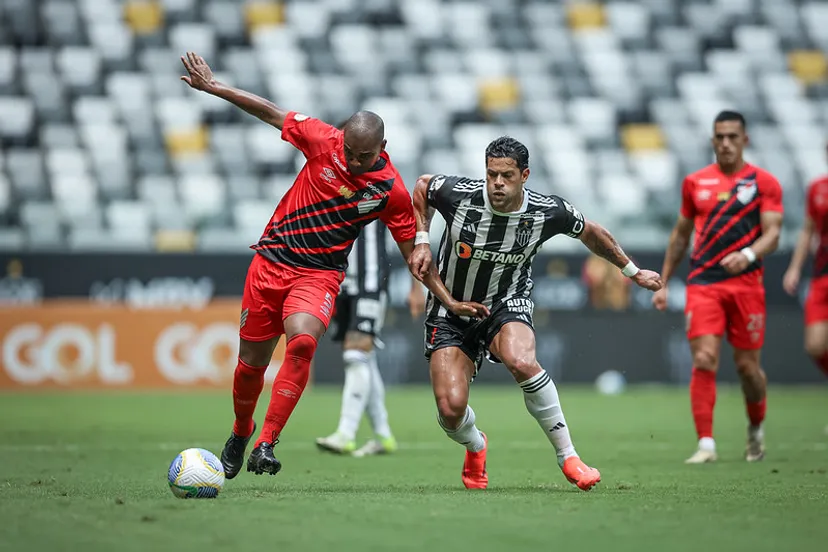 Foto Athletico-PR perde e cai para a Série B do Brasileiro