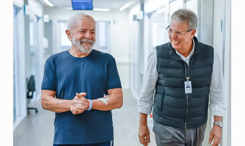 Foto Lula recebe alta e deixa hospital neste domingo