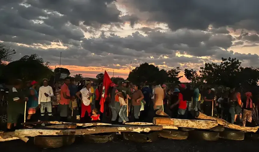 Bloqueio foi desfeito após promessa de reunião com o Incra | Foto: MST | Divulgação